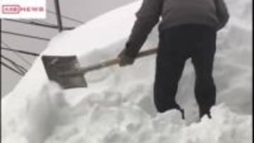 【速報】除雪中の６０代男性が屋根からの落雪に埋まる　意識のない状態で病院に搬送　秋田・大館市