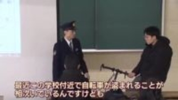 警察官が大学で講義　採用活動の一環に　/秋田