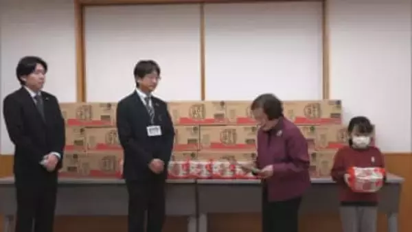 ひとり親家庭の支援へパックごはんを寄付