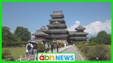 3連休の松本城にぎわい　熱中症警戒アラート発表　