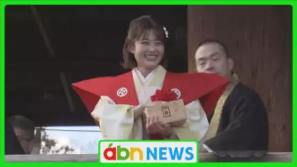 袋や帽子で「福」をキャッチ！善光寺恒例の豆まきに歓声　井上咲楽さんも登場【長野市】
