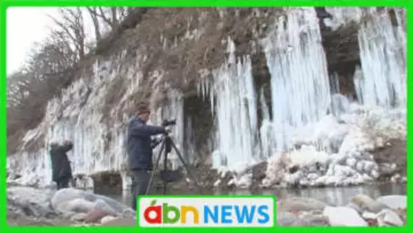 氷が織り成す冬の絶景　白川氷柱群が今年も見頃に　暖冬を乗り越え成長【長野・木曽町】