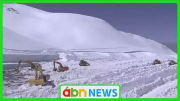 まもなく開通！立山黒部アルペンルート　「雪の大谷」は今年も10メートル超えの絶景に！【長野・富山】
