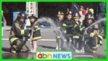 小さな消防服で本格体験！園児が消防士になりきって火災予防を学習　煙の中で火災の怖さも体験【長野・阿南町】