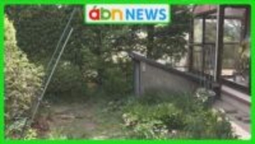 クマが住宅敷地に潜む　麻酔銃で捕獲も相次ぐ出没に不安広がる【長野・原村】