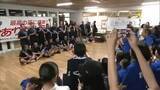 「57年ぶりの甲子園を終えた横手ナインが地元へ　在校生や保護者ら150人が温かく出迎え　秋田・横手市」の画像1