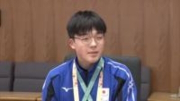 国際大会で金・銀2つのメダル獲得　パラ水泳の中学3年・保坂幸平選手　副知事に大会結果を報告　秋田市