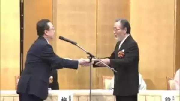 芸術・文化の発展に貢献した5人を表彰　「秋田県芸術文化章」受章者、各分野でのさらなる精進誓う