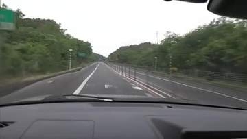 ツーリング中、高速道路の中央分離帯に衝突　群馬・藤岡市のアルバイト男性（59）が死亡　秋田
