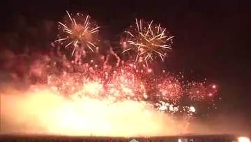 夏もいいけど秋も美しい　花火の街の夜空に咲く大輪　訪れた人たちが光の芸術楽しむ　秋田・大仙市