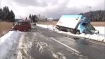 トラックと軽自動車が衝突　軽自動車運転の62歳男性が死亡　秋田・大仙市