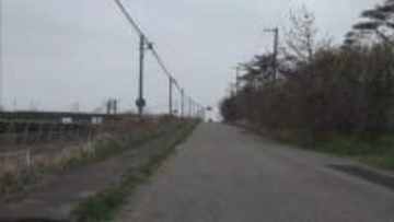 クマとパトカーが衝突　車体には毛が付着、ドアもへこむ　けが人なし　秋田・潟上市