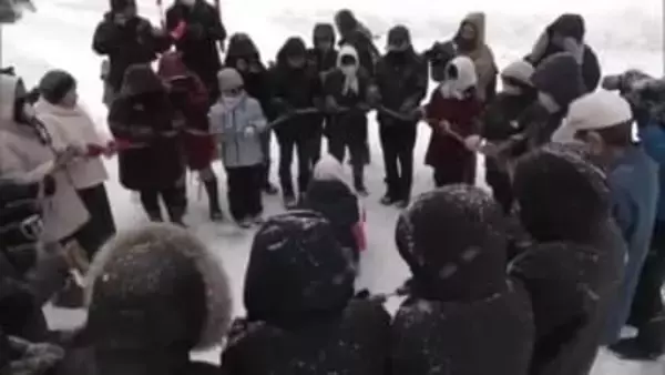 地域住民が長い数珠を輪になって地域安全願う“百万遍念仏講”　秋田・横手市