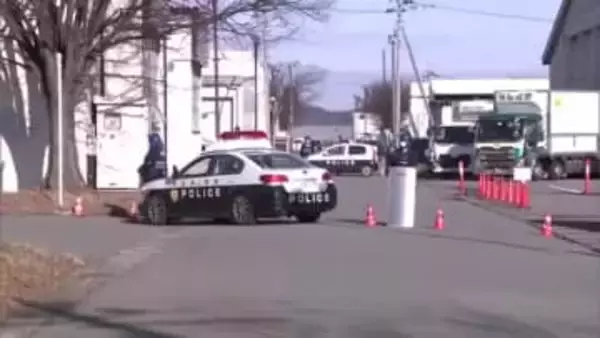 卸売市場内の倉庫に入り込んだクマ　丸一日たっても捕獲に至らず　秋田市