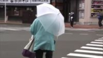 暴風や高波に警戒を　秋田県内は15日にかけ海上を中心に大荒れの天気に　秋田