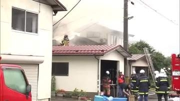 にかほ市住宅全焼火事　火元に住む44歳長男逮捕　焼け跡からは男の両親と見られる遺体も　秋田