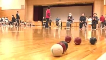 「誰でもすぐに楽しめるのが魅力」　市民がボッチャで交流　健康維持や世代間交流に一役　秋田・大館市