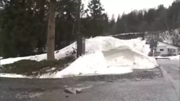 除雪中に転落か　用水路に倒れていた70代男性が死亡　秋田・仙北市