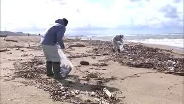 ごみを絶対捨てないで！　地域住民らが身近な海岸でクリーンアップ活動　秋田市