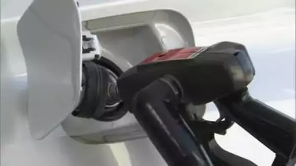 秋田県内のレギュラーガソリン平均小売価格　前週よりわずかに値下がりの1リットル当たり169.1円