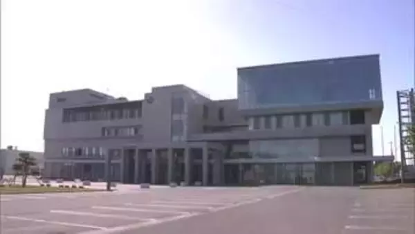 官製談合防止法違反などで潟上市職員ら男3人逮捕　市発注工事で最低制限価格漏らし入札妨害した疑い　秋田