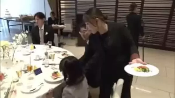 ルミナスをテーマに「模擬披露宴」　華やかな演出を披露　専門学校生が学びの集大成を発表　秋田市