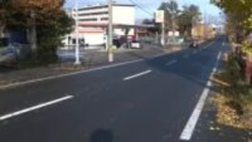 手押し車の女性がトラックにはねられ死亡　近くに横断歩道はなし　秋田