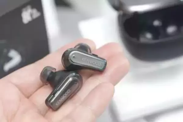 【レビュー】ケンウッド、ガラス振動板とMEMS採用、80周年の“尖ったイヤフォン”「GLASS Core Pro」
