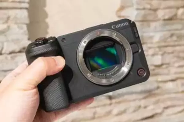 キヤノン、動画クリエイター向けフルサイズ「EOS R6 V」。オープンゲート7K撮影対応