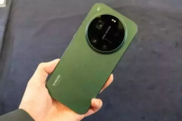 ライカ共同開発カメラのスマホ「Xiaomi 17 Ultra」。「Leitzphone」も