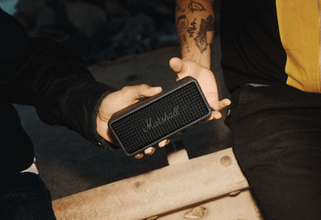 Marshall、すべてを黒で統一したヘッドフォンとスピーカー「Pitch Black Collection」第2弾