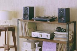 デノンの歴史に触れ、レコードに針を落とし、フラッグシップ試聴もできるイベント。入場無料