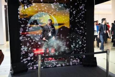 立体感も演出するプロジェクトマッピングや競技ドローン、実物大恐竜まで。SusHi Tech 2026