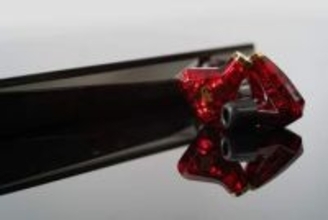 Campfire Audio、手染めによる限定カラーの「Trifecta Crimson」。全世界80台限定