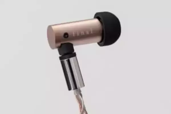 final、BAにこだわるS series最上位「S6000」。クロム銅筐体、水平対向配置の2BA