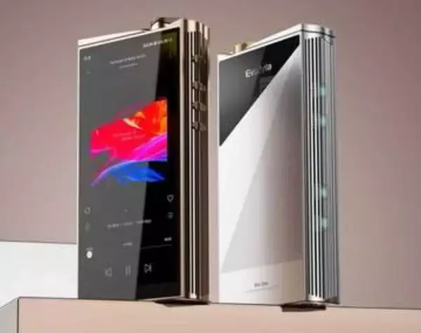 EvoAria、“究極のAndroid DAP”を謳う約112万円の「EvoOne Ti」「EvoOne Cu」