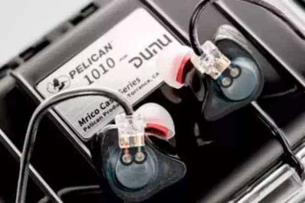 DUNU×FitEar初コラボイヤフォン「薫」。BA×6基と三重構造楕円形サウンドノズル