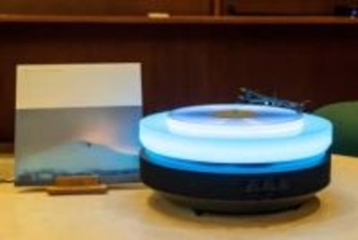 オーテク“浮かんで光る”ターンテーブル「Hotaru」実機見た