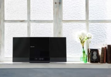 AUREX、棚や出窓に置ける縦型スリムなミニコンポ