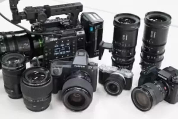 富士フイルムで動画撮影、最初のオススメは「X-M5」一択!? 中判映像制作用カメラ「GFX ETERNA 55」の魅力も