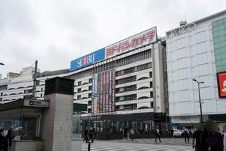 大画面に360度囲まれるテレビ売り場に初のハッセルブラッド専用スペース。ヨドバシ池袋6月30日開店
