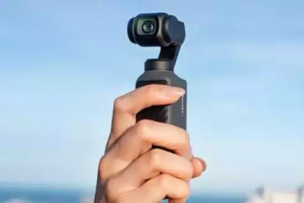 DJI、Osmo Pocket 4発表。ズームボタン追加、4K/240fps撮影対応