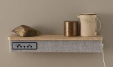 山善、工具不要で壁に設置できる“スピーカー付きウォールシェルフ”。クラファン販売へ