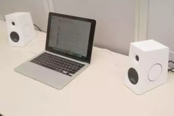 水月雨からアクティブスピーカー。Fosi Audioはスマホ背面に磁石で固定するDACアンプ