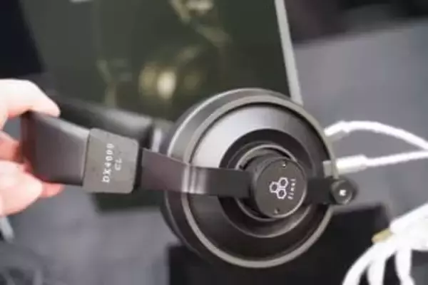 finalから新密閉型「DX4000 CL」、BAの可能性引き出すS series最上位「S6000」