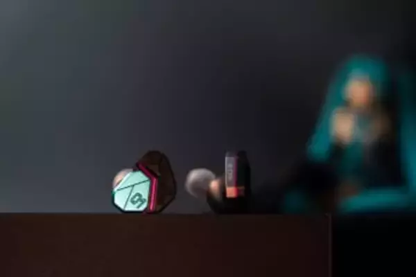 HiBy、初音ミクコラボIEM「YUME」300台限定販売
