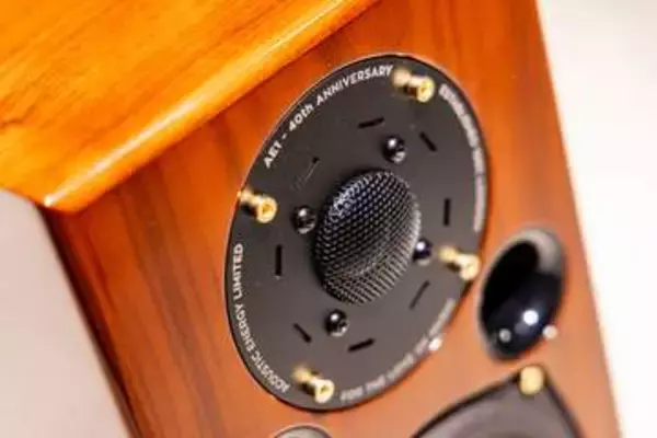 【レビュー】青春時代が蘇る、名機“新生”アコースティック・エナジー「AE1 40th Anniversary Edition」を聴く