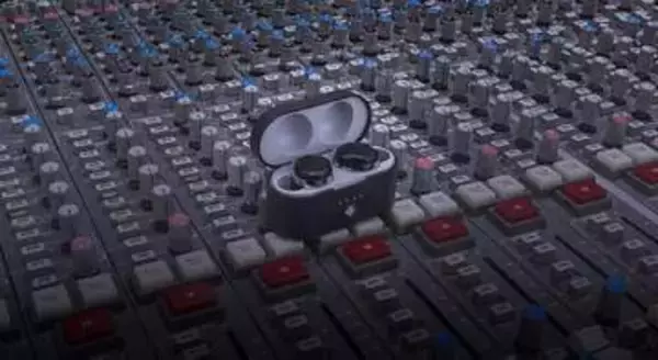 エミライ、レコーディングエンジニアが音作りするイヤフォン「NEXIEM Limited」クラファン開始