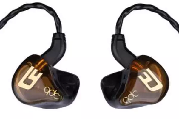 qdc、モニタリングとリスニング兼用できる55000円のカスタムIEM「DEBUT-CH」