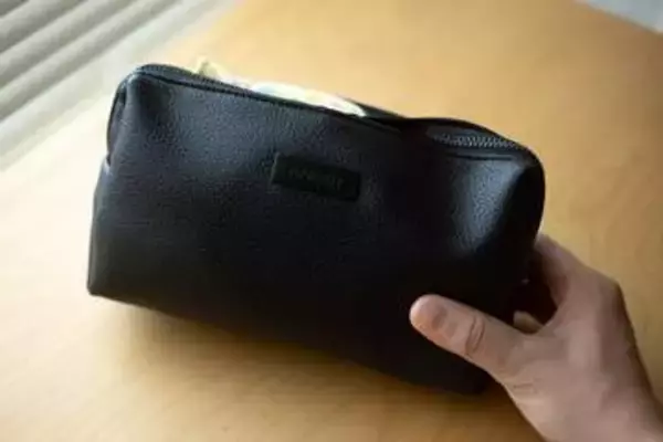 【ミニレビュー】ガジェットポーチに、デザインと安心を。この夏、私が「Anker Style Pouch」を選んだ理由